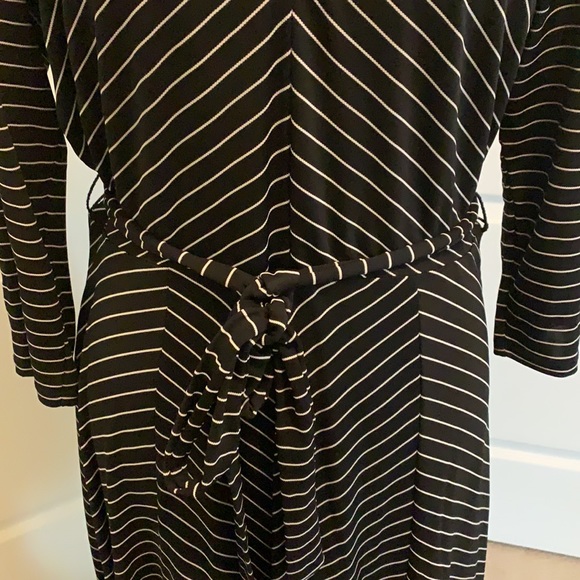 Black/ white stripped dress - Picture 2 of 10